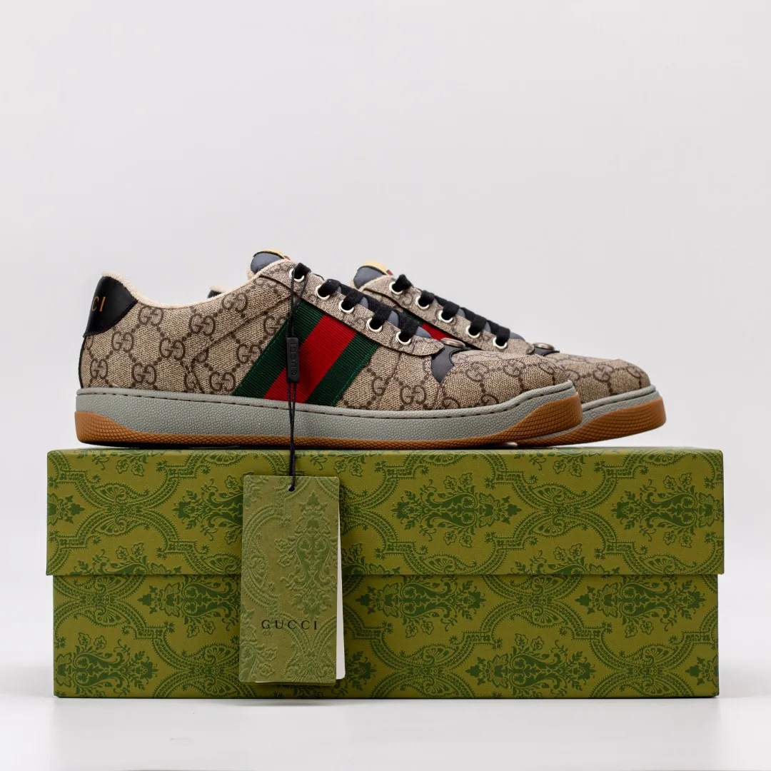 Factory price 580 [Higher version] GUCCI casual sports distressed small dirty shoes, polished cowhide fabric, hand-made distressed effect!  Original terry cloth, delicate, soft, comfortable and breathable. Privately molded steel-stamped two-color original TPU outsole (lower layer is wider, upper layer is narrower) to differentiate the wrong version of the outsole in the market. Fabric, material, outsole, detail comparison SIZE: 34-41, 38-45 regular size (women's 34, 41, men's 38, 45 customized, non-returnable and non-exchangeable) (women's colors and men's models need to be customized)